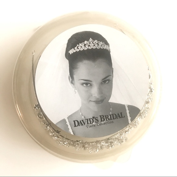 David’s Bridal Silver-Toned Flowers Wedding Tiara - Picture 7 of 7